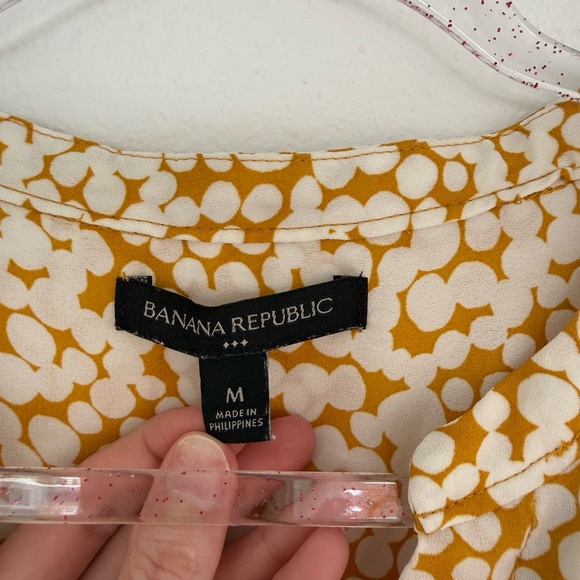 Banana Republic Long Sleeve Yellow and Cream Print Wrap Dress size M - Picture 5 of 8